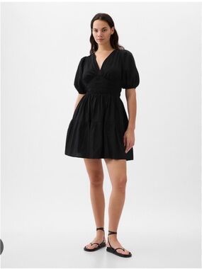 gap medium cotton v neck slight puff sleeve smocked mini dress adorable!